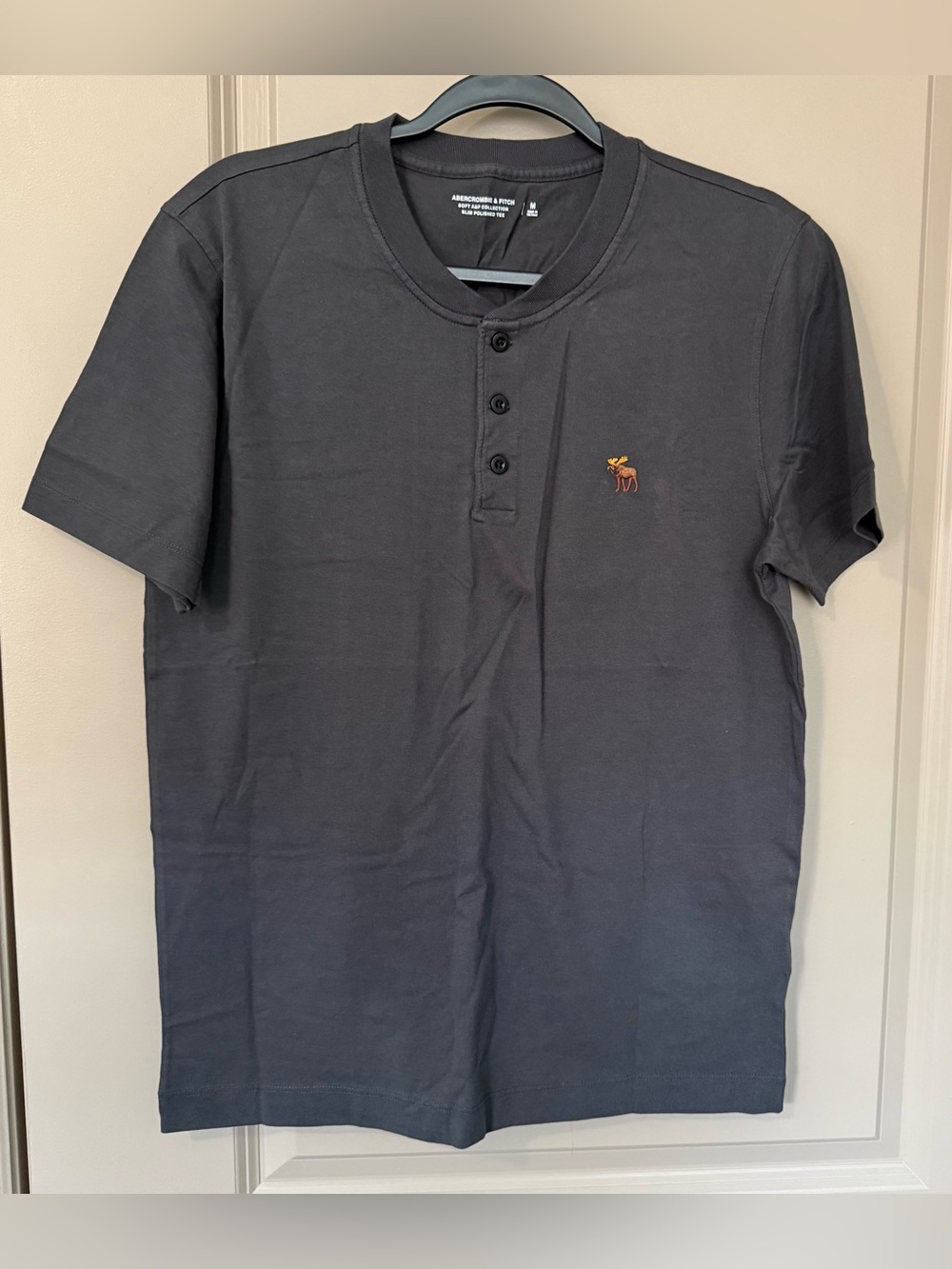 BN Abercrombie & Fitch White Short-Sleeve Henley with Logo